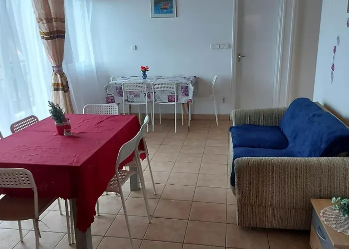 Badacsonyi Csaladi Privat Hazak 包道乔尼托毛伊